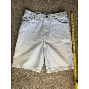Vintage Chic High Waisted Light Blue Denim Mom Jean Shorts 26 In. Waist F20